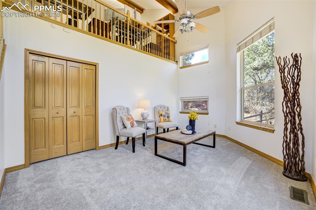 Image 20 of 50: Sitting Room