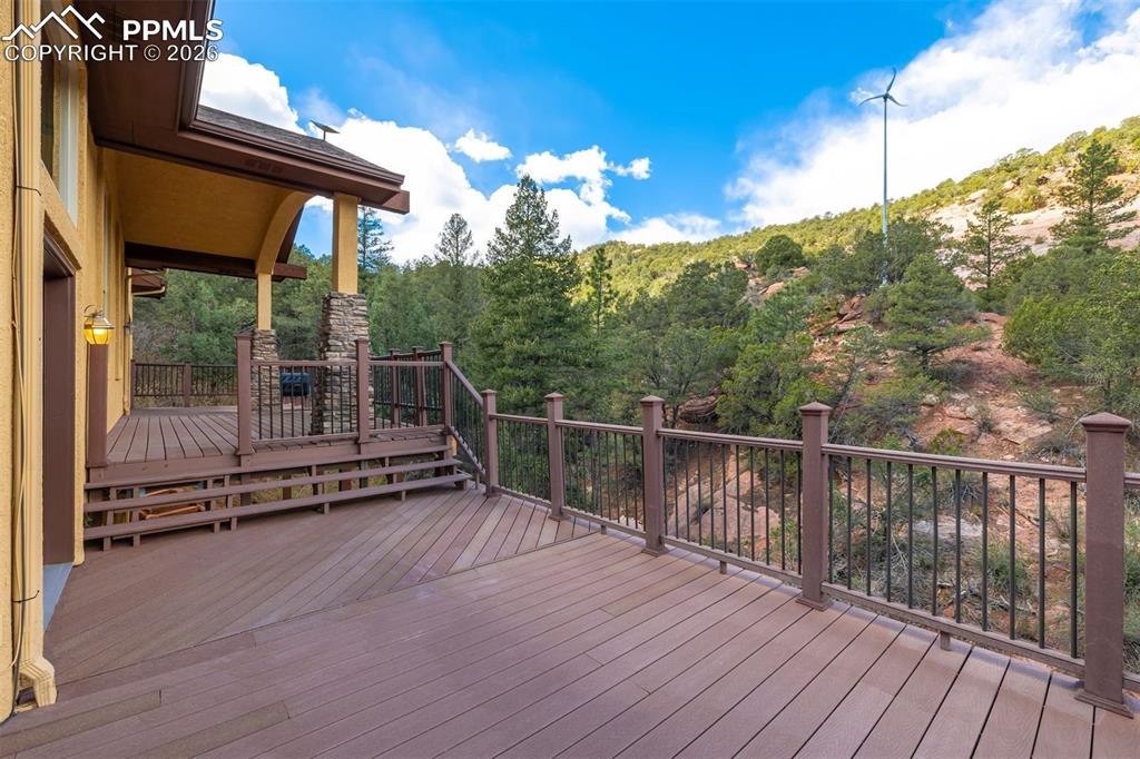 Image 48 of 50: Deck