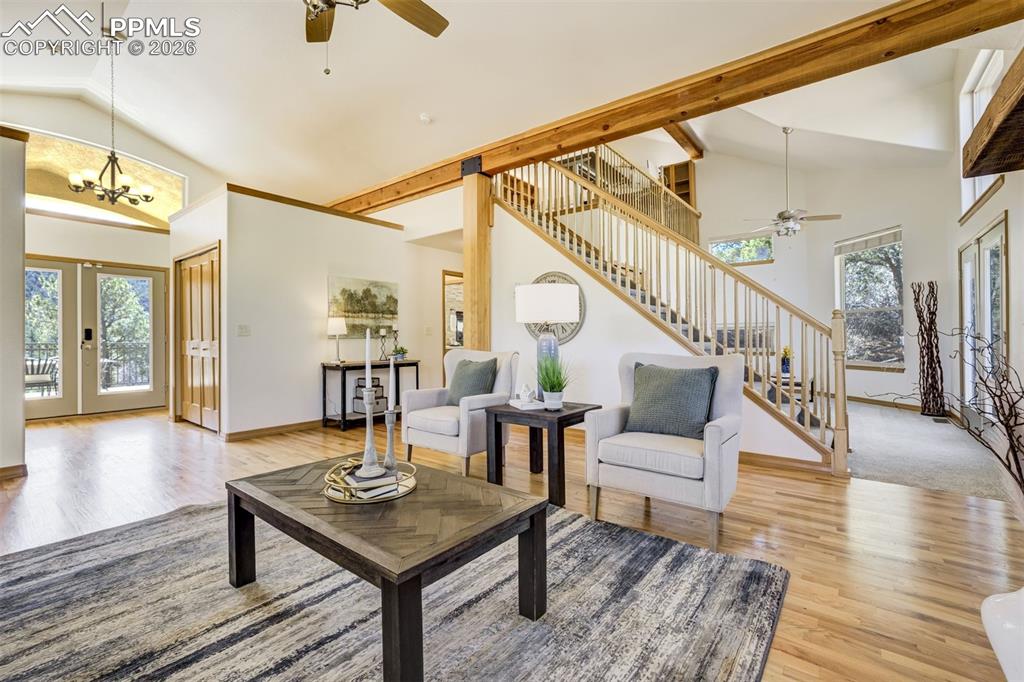 Image 6 of 50: Living Room