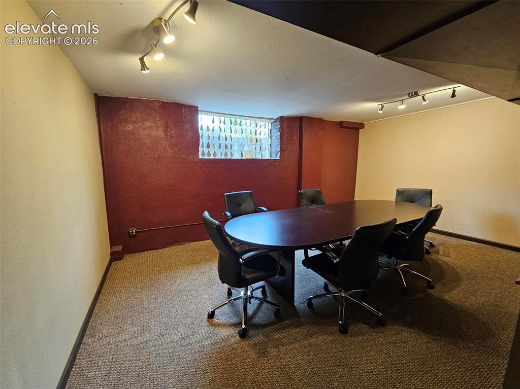 Image 12 of 13: Conference room