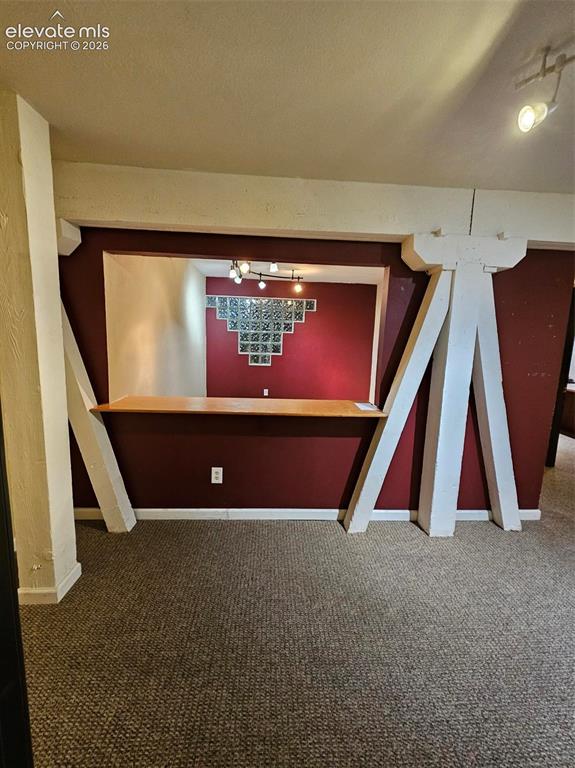 Image 5 of 13: Reception Area
