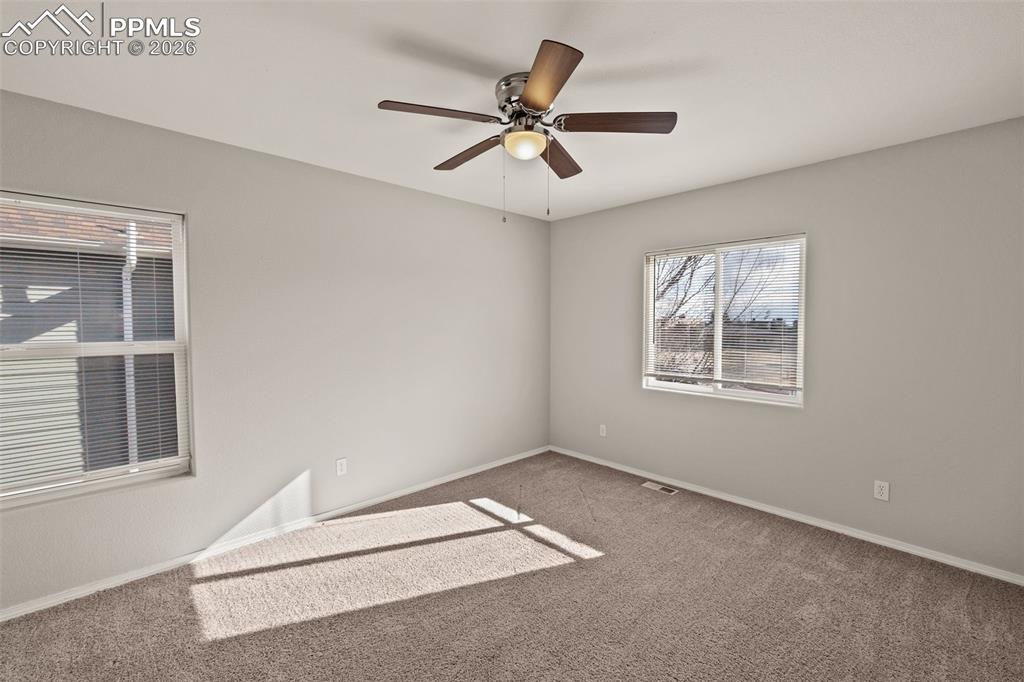 Image 29 of 50: Bedroom