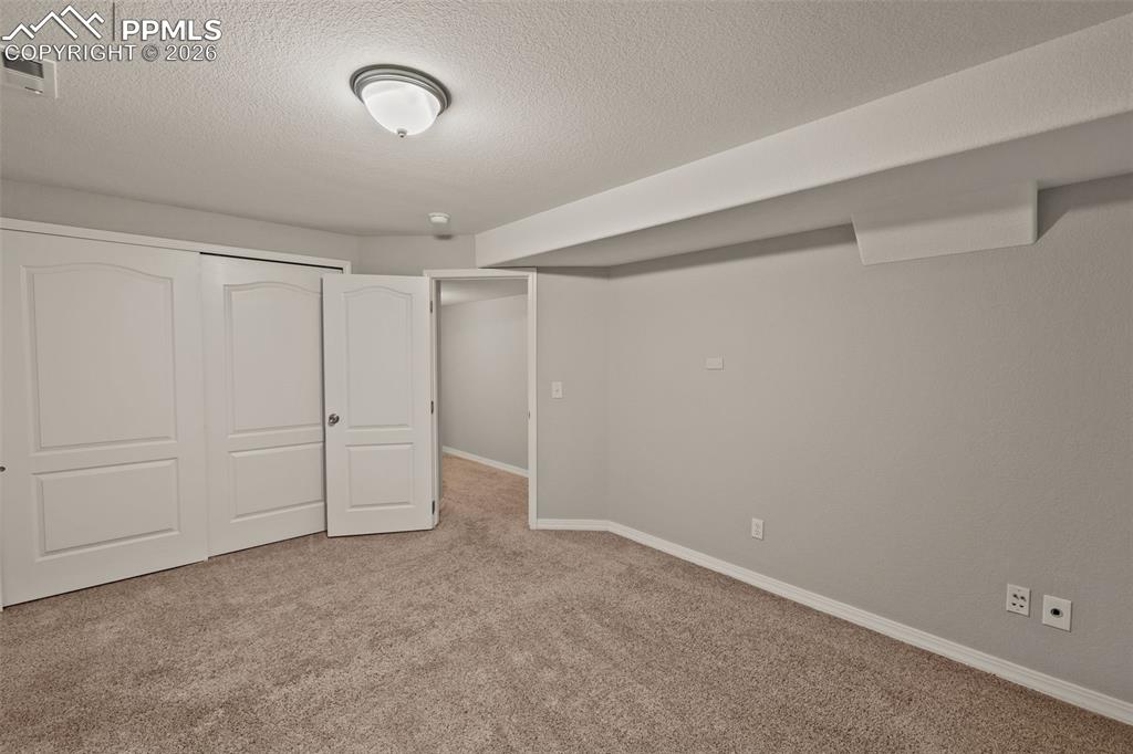 Image 39 of 50: Bedroom