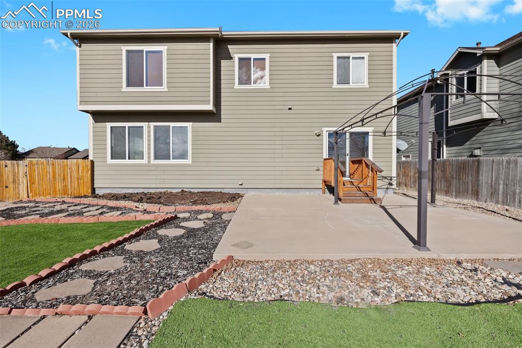 Image 41 of 50: Back of Structure