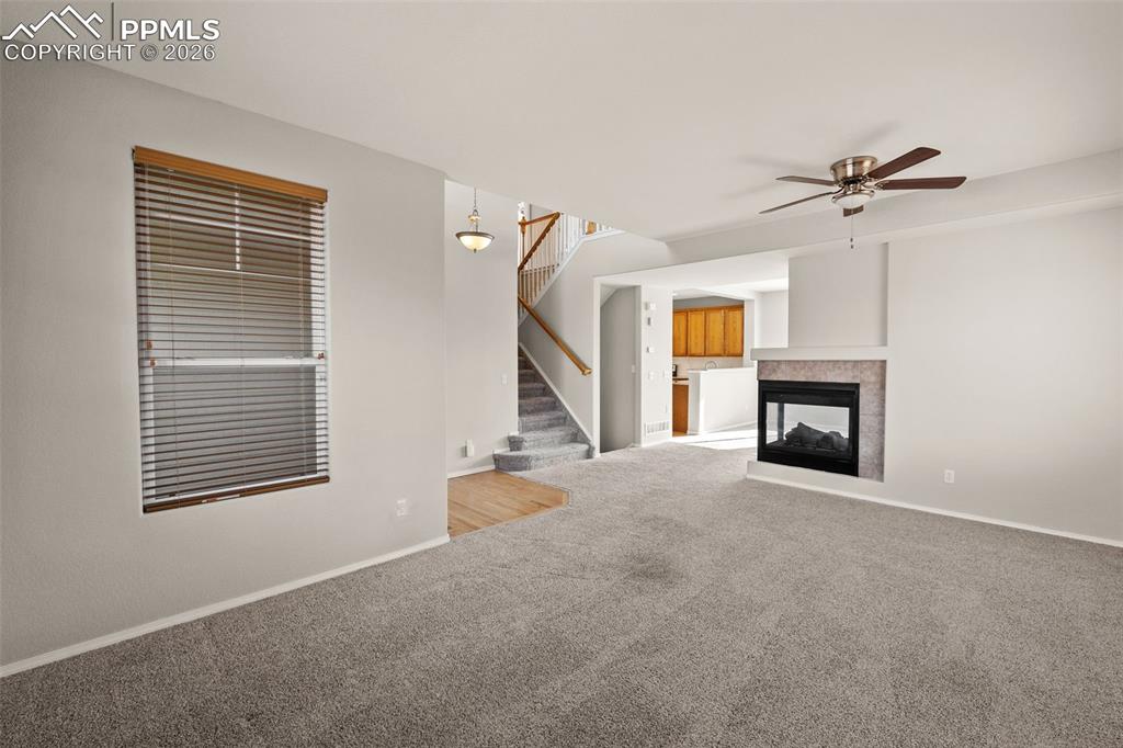 Image 5 of 50: Living Room