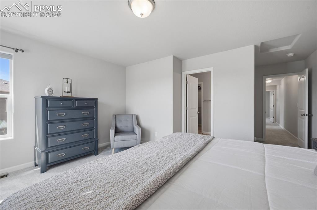 Image 21 of 32: Bedroom