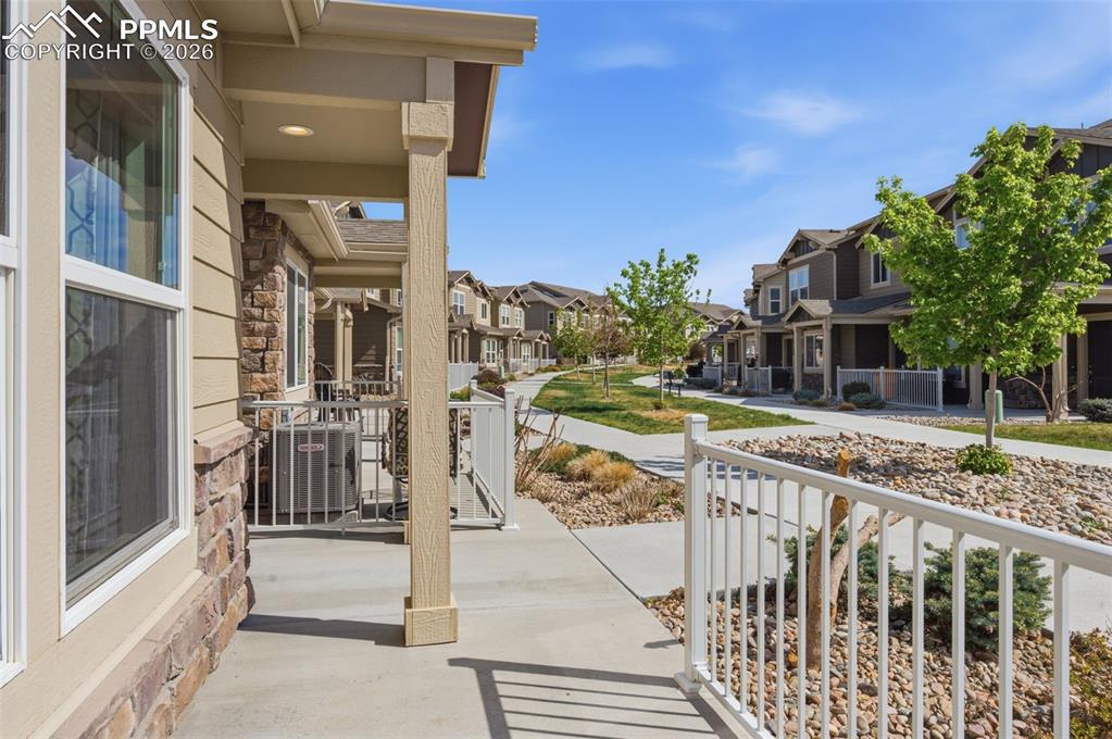 Image 4 of 32: Patio