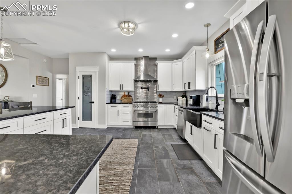 Image 9 of 46: Pinterest worthy kitchen! 