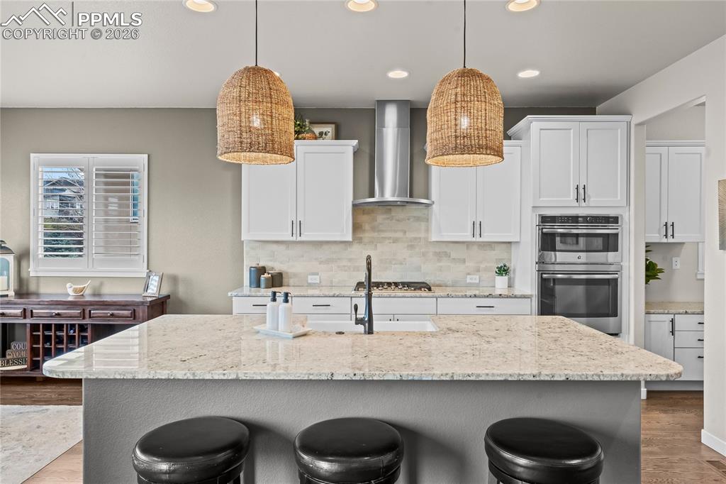 Image 16 of 50: Kitchen