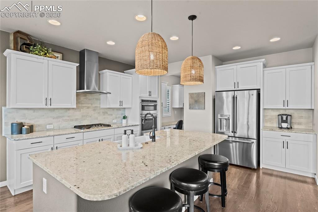 Image 17 of 50: Kitchen