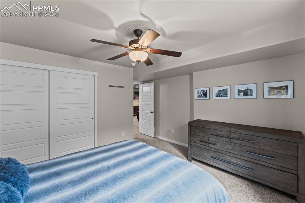 Image 39 of 50: Bedroom