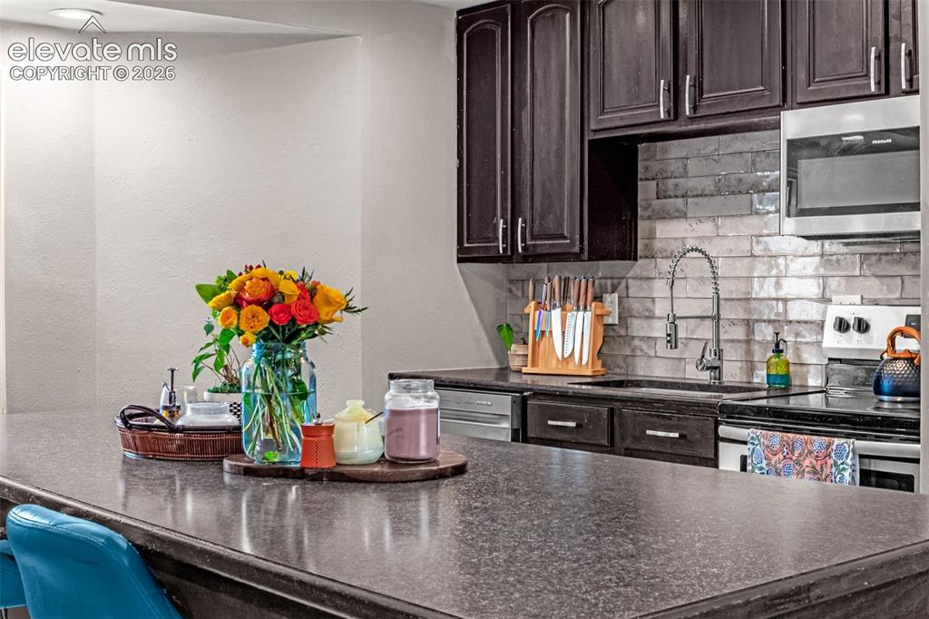 Image 9 of 38: Kitchen