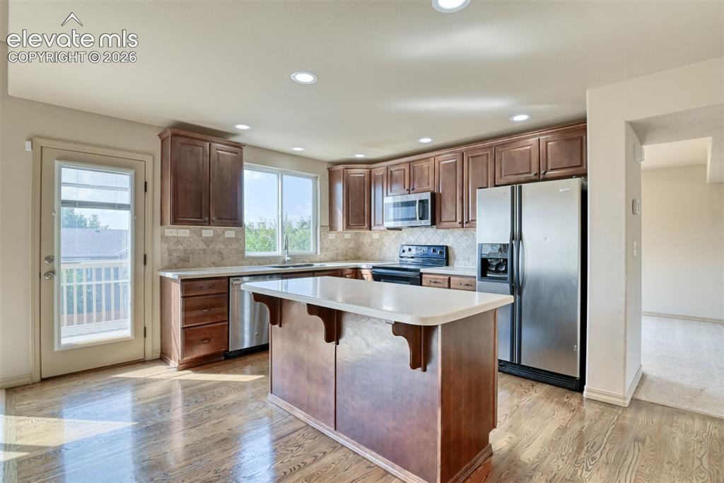Image 16 of 47: Kitchen