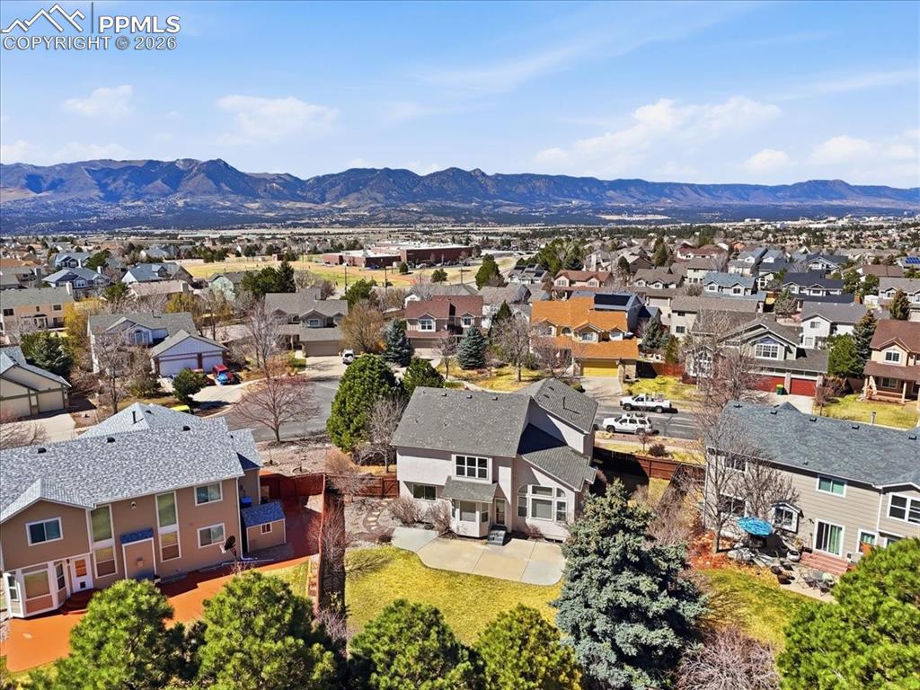 Image 2 of 48: Wonderful neighborhood.