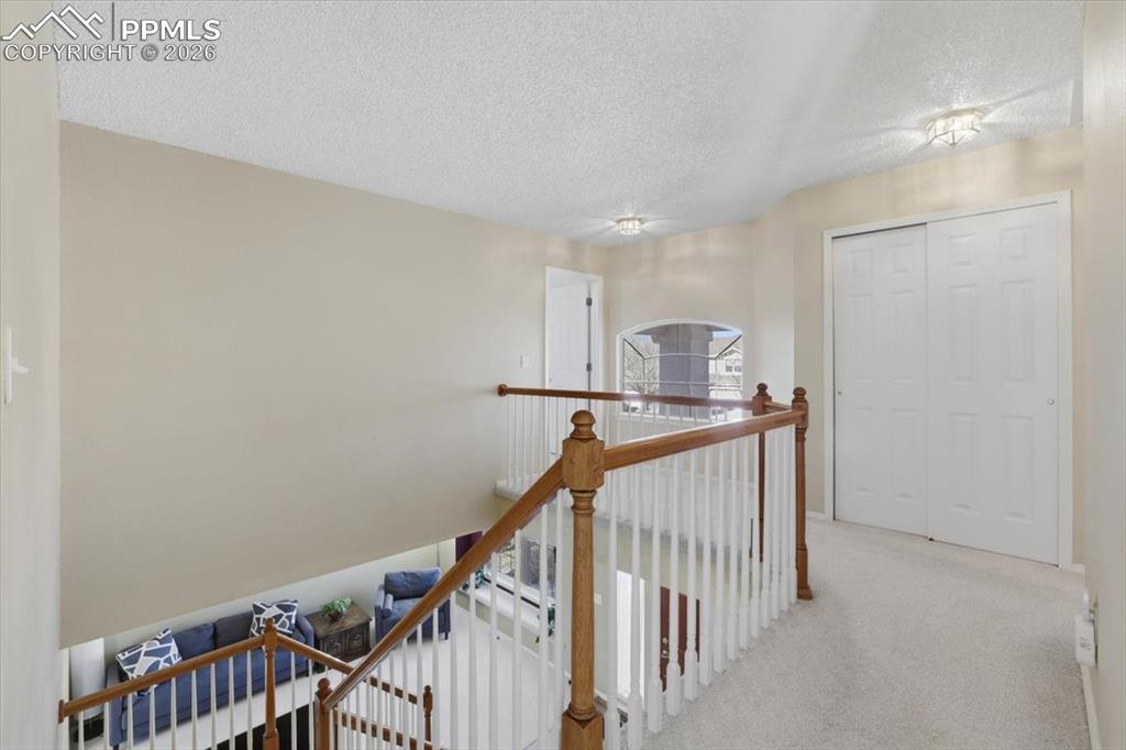 Image 21 of 48: Upper level hallway.