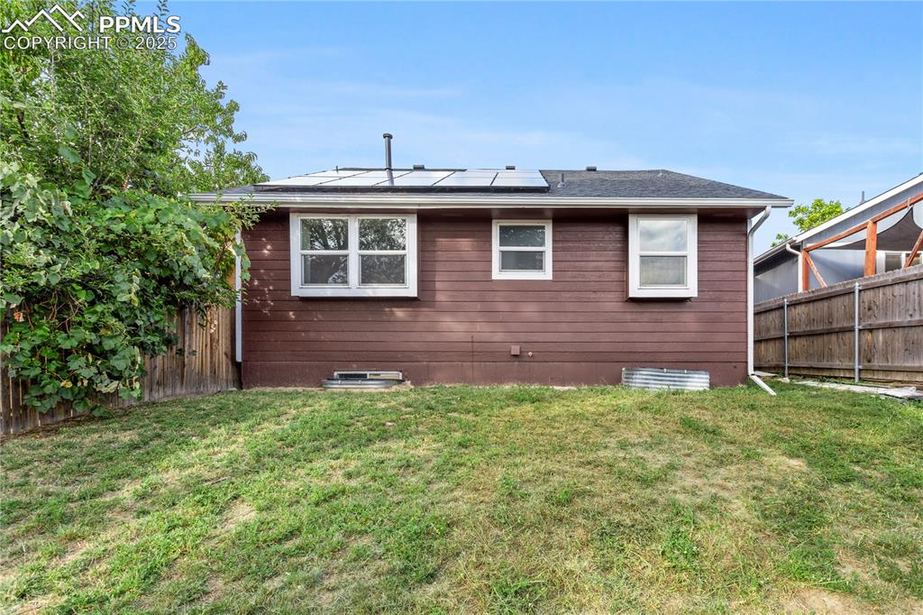 Image 33 of 33: Back of Structure