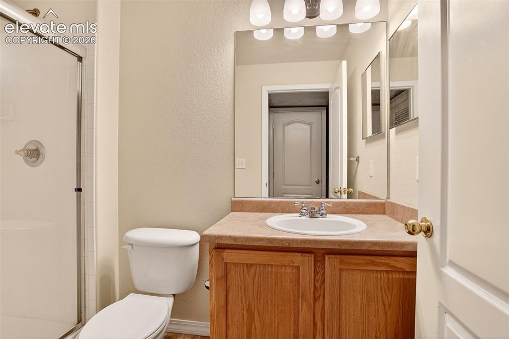 Image 40 of 46: Bathroom