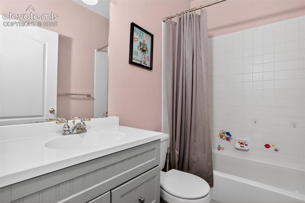 Image 46 of 46: Bathroom