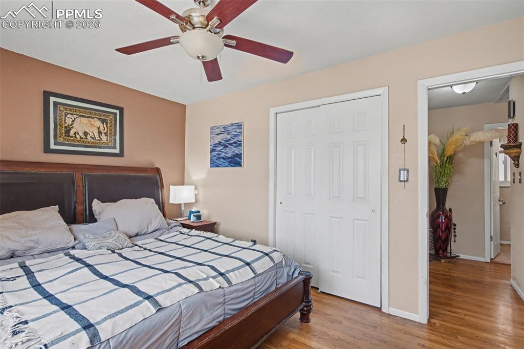 Image 10 of 28: Bedroom