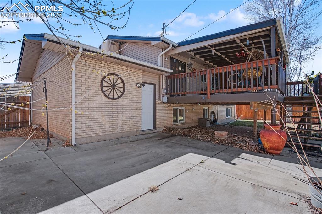 Image 26 of 28: Back of Structure