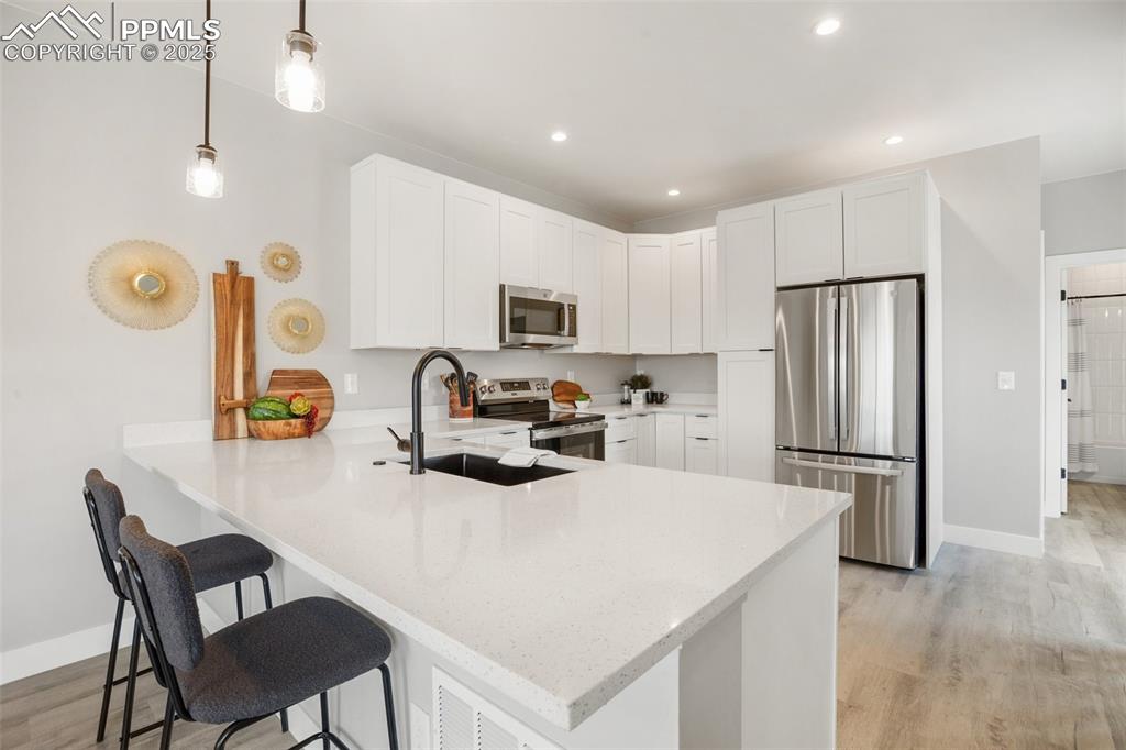 Image 13 of 36: Kitchen