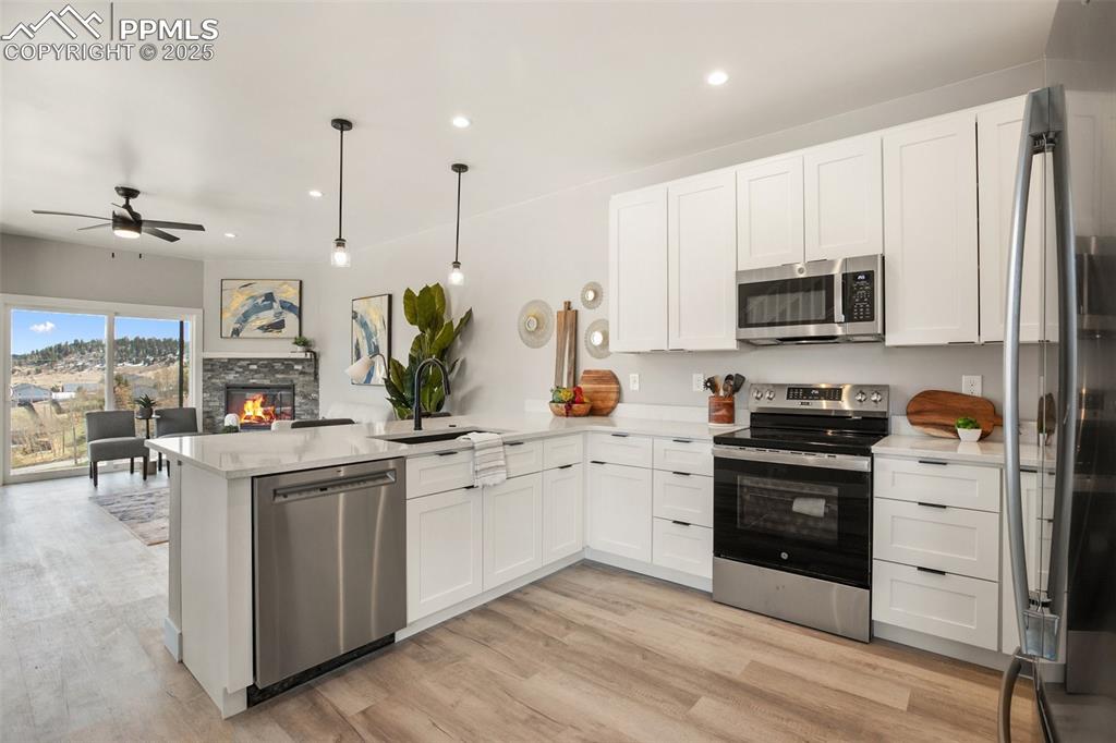 Image 14 of 36: Kitchen