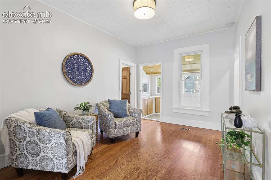 Image 11 of 47: Sitting Room