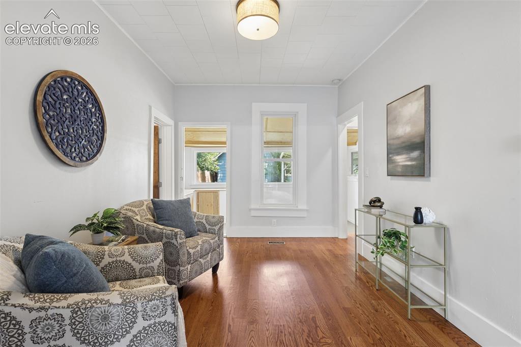 Image 8 of 47: Sitting Room