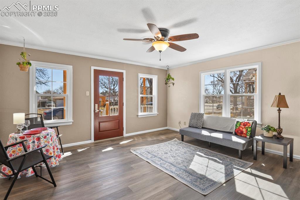 Image 6 of 20: Entry