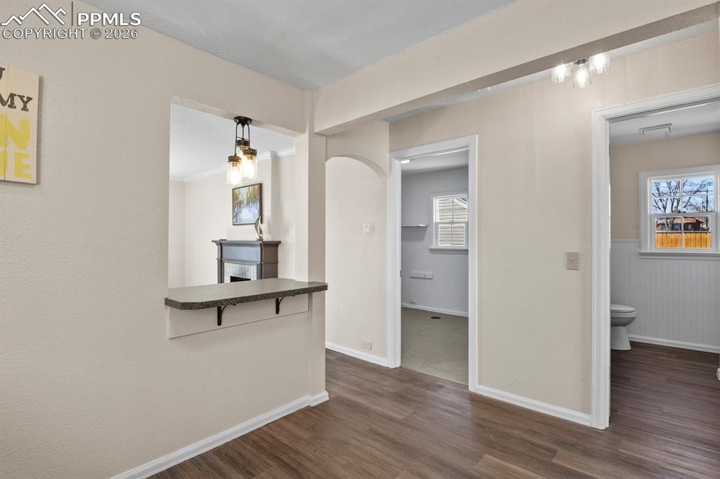 Image 7 of 20: Living Room