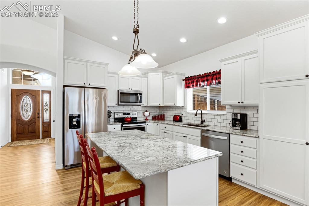 Image 11 of 41: Kitchen