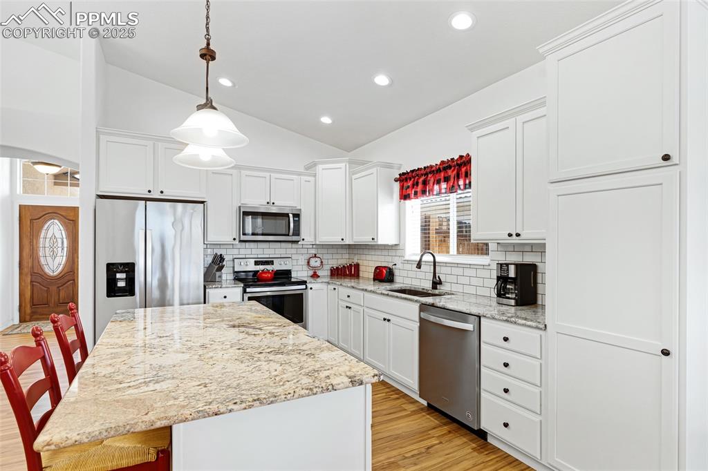 Image 13 of 41: Stainless steel appliances