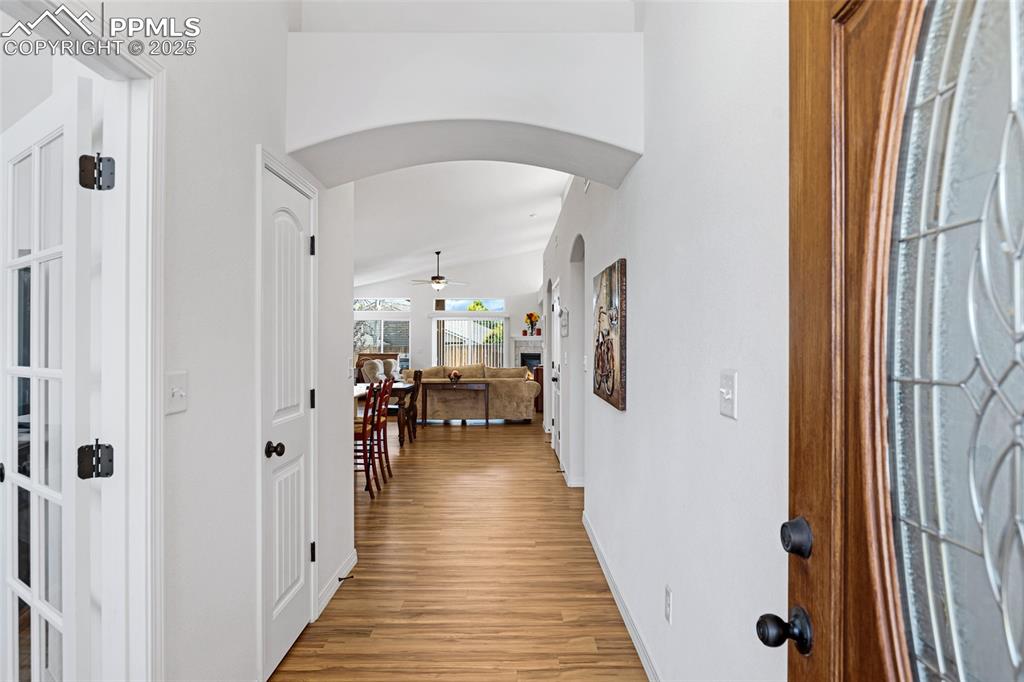 Image 6 of 41: Entry