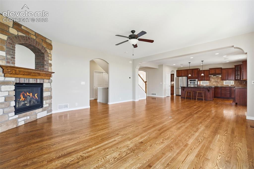 Image 14 of 49: Living Room