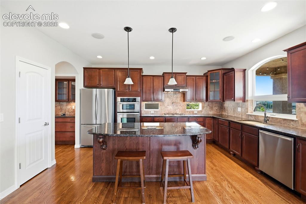 Image 17 of 49: Kitchen