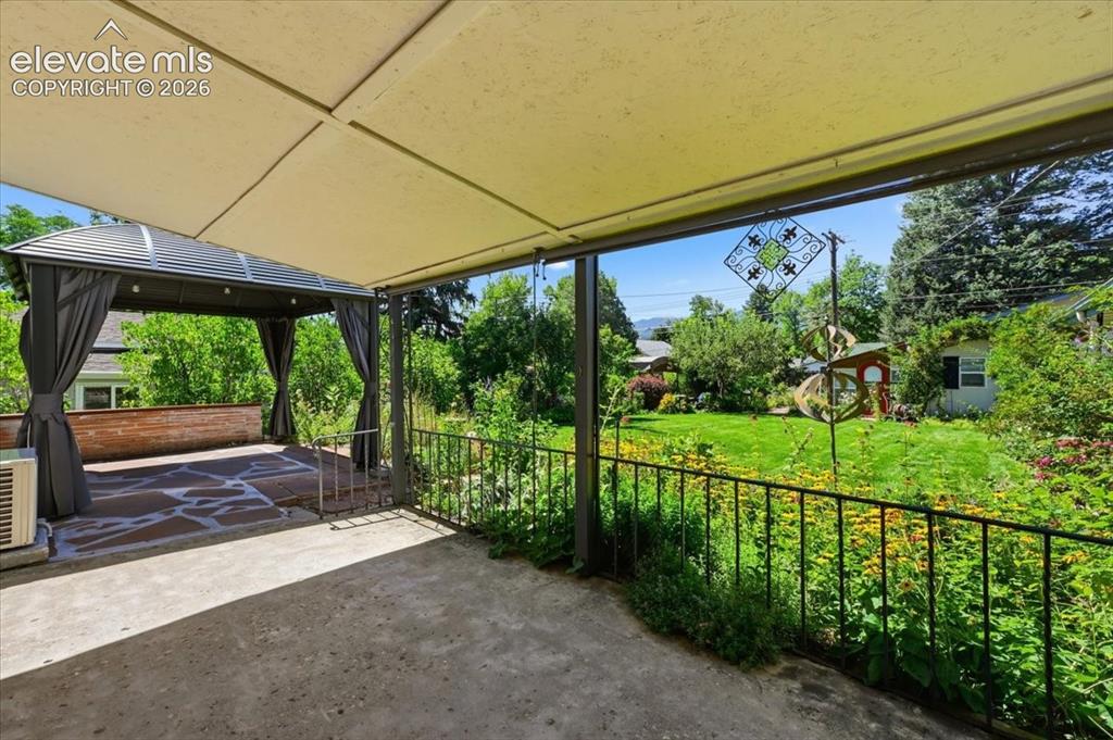 Image 10 of 43: Patio