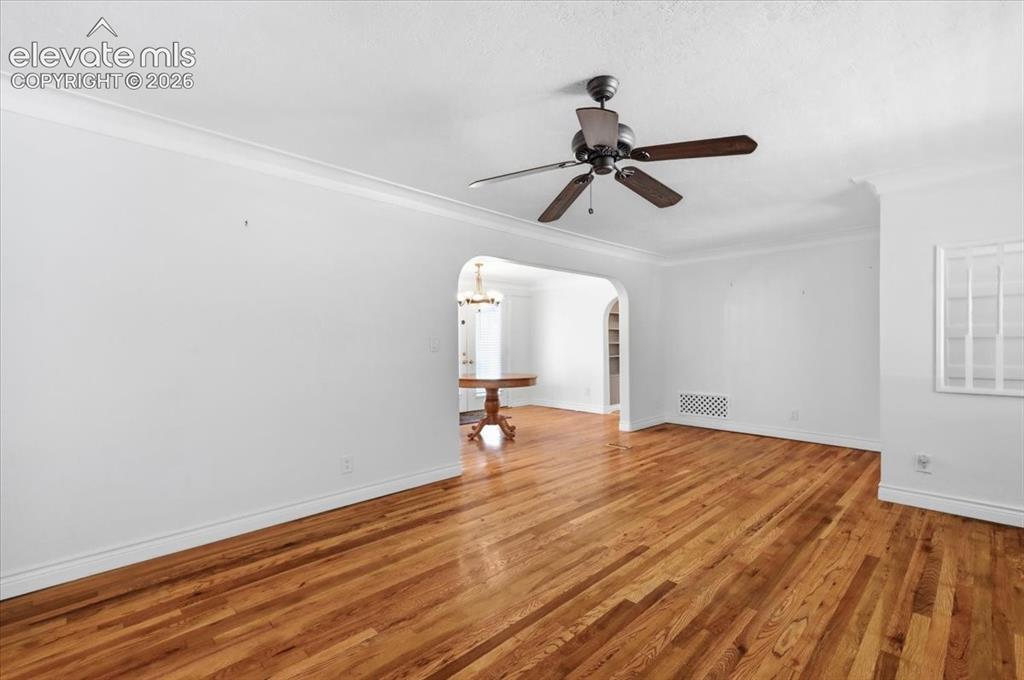 Image 19 of 43: Living Room