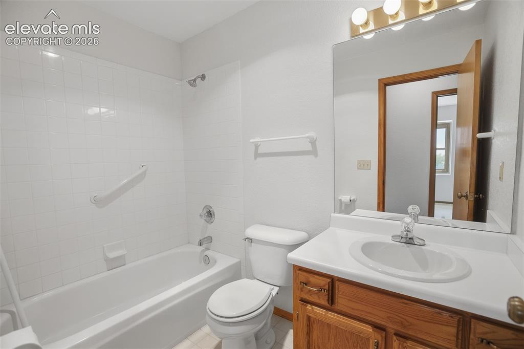 Image 14 of 36: Main Bath