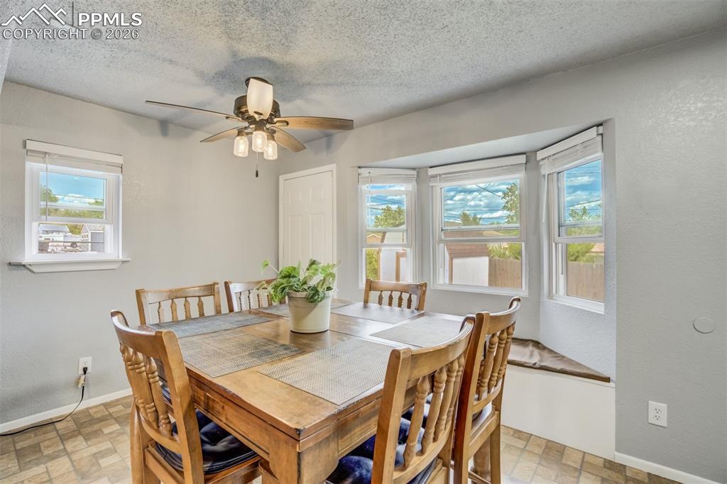 Image 13 of 44: Dining area