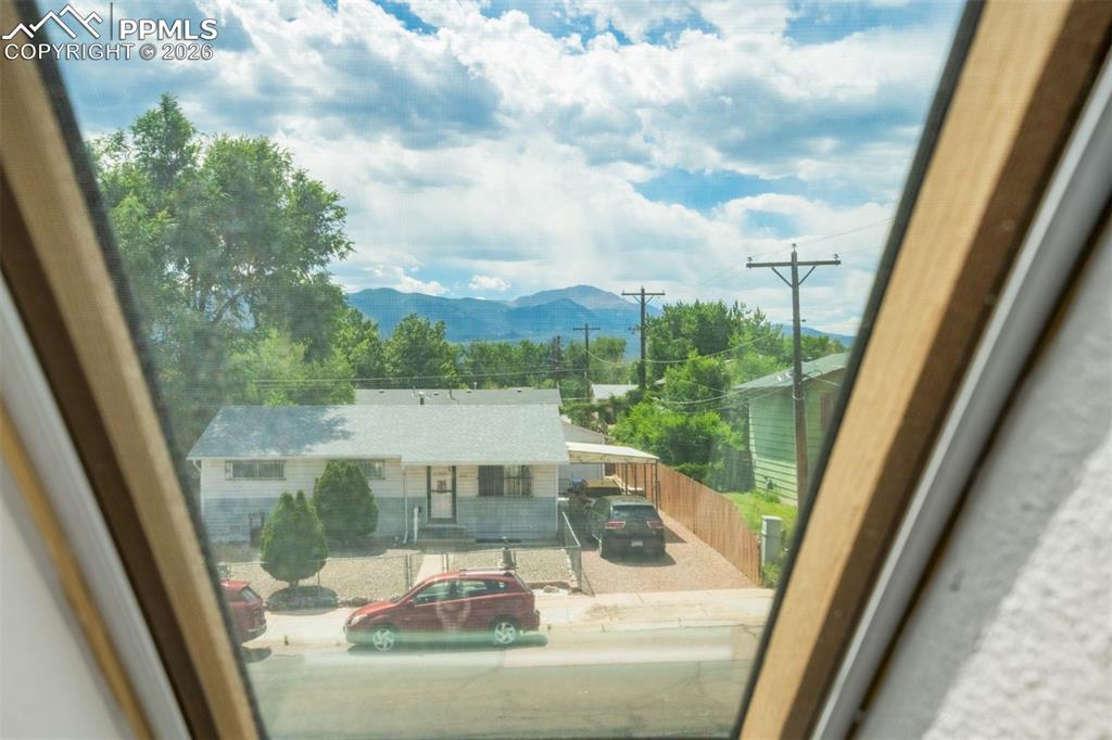 Image 20 of 44: Mountain view from bonus room
