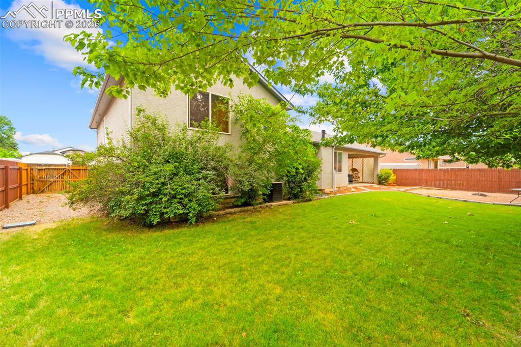 Image 30 of 36: Back of Structure