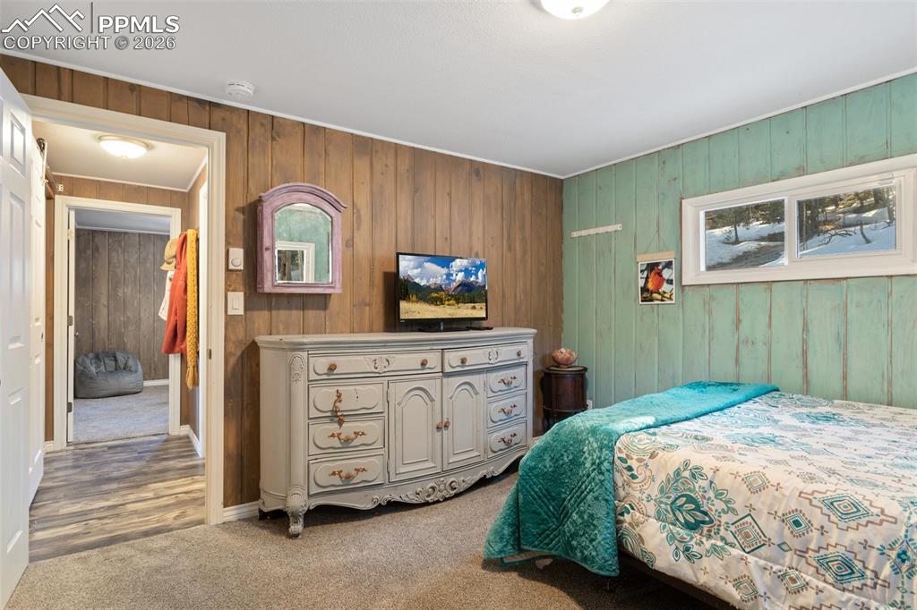 Image 14 of 22: Bedroom