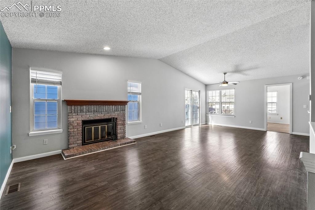 Image 9 of 28: Living Room