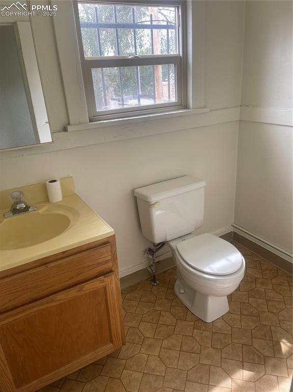 Image 20 of 39: 2nd Floor Bathroom