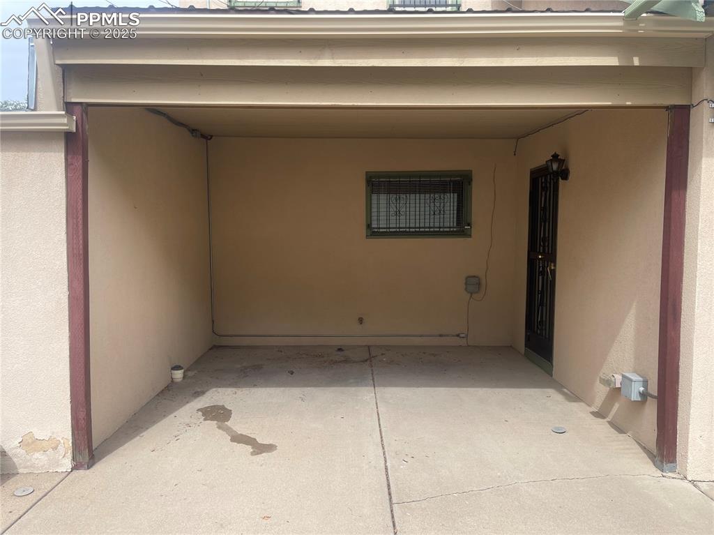 Image 37 of 39: Covered Patio