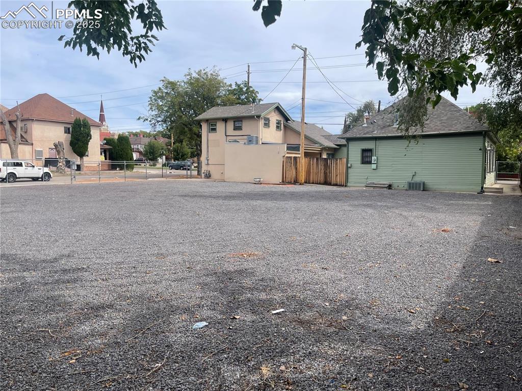 Image 6 of 39: Back of Structure