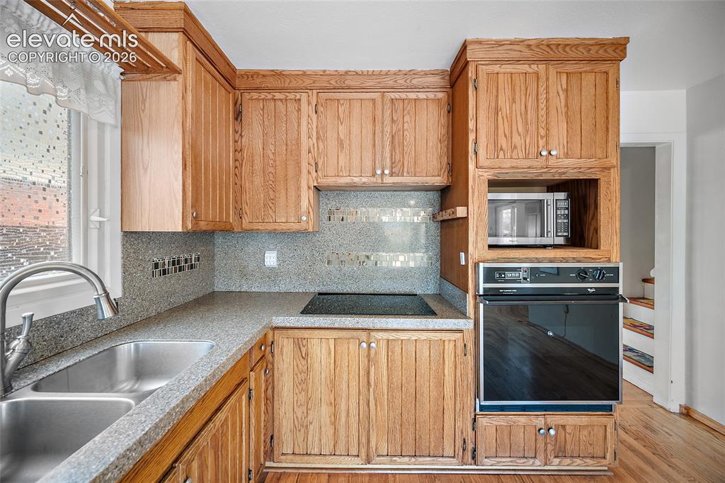 Image 12 of 42: Kitchen