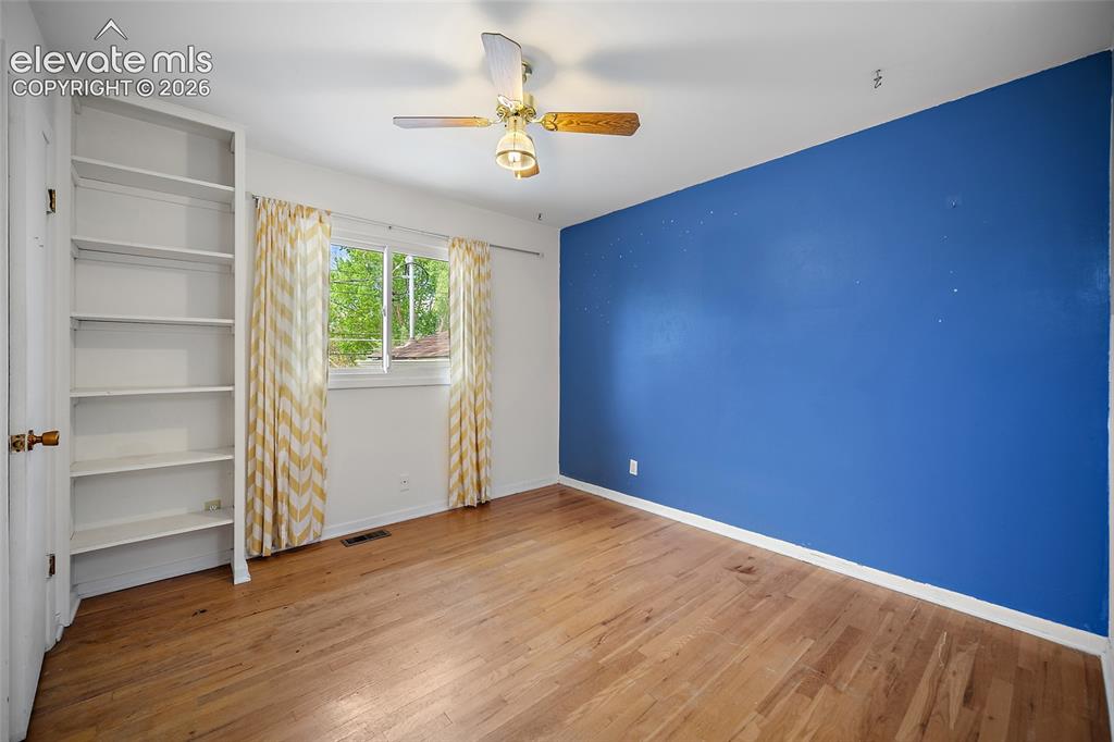 Image 15 of 42: Bedroom
