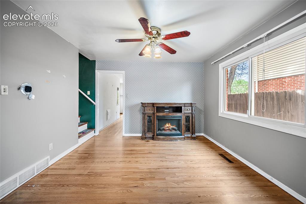 Image 6 of 42: Living Room