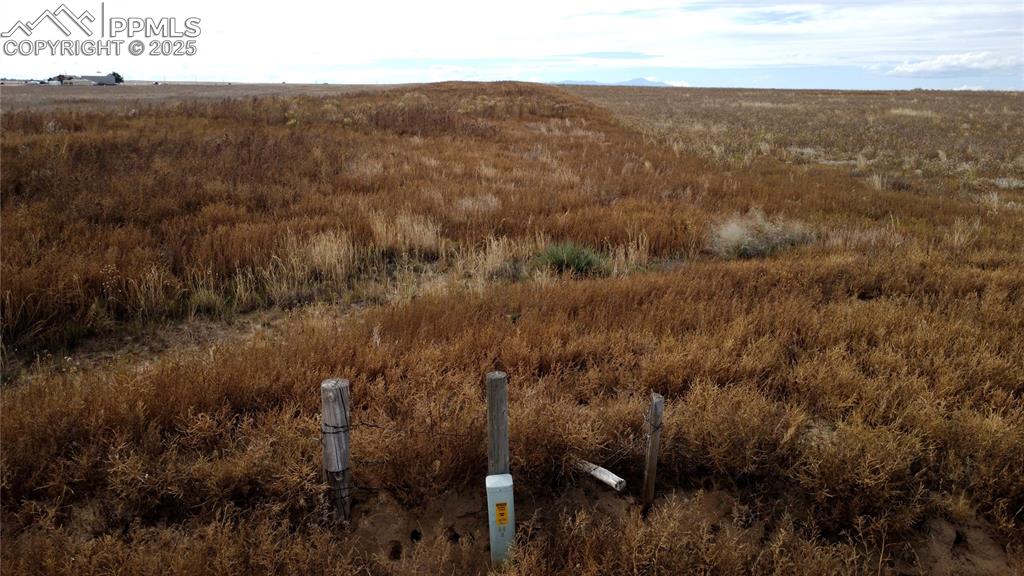 Image 5 of 21: View of mountain background